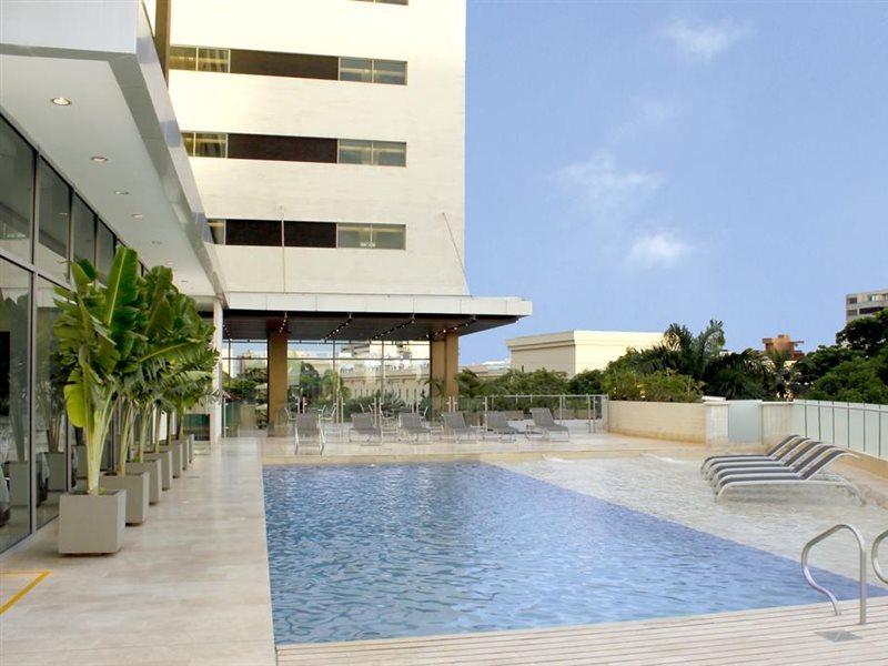 Estelar Alto Prado 바랑키야 외부 사진 The pool at the rooftop